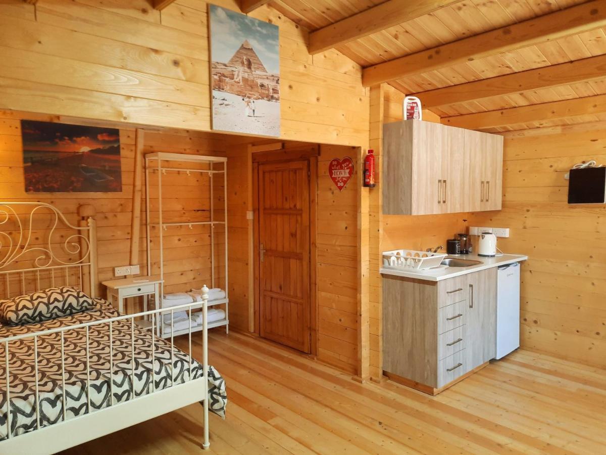 ホテル Cyprus Glamping Park Agios Theodoros エクステリア 写真