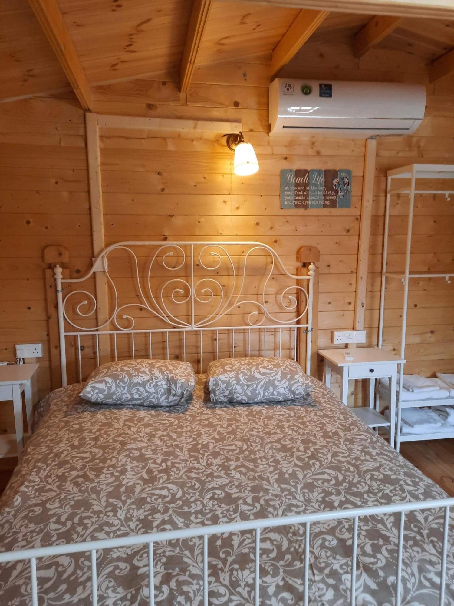ホテル Cyprus Glamping Park Agios Theodoros 部屋 写真