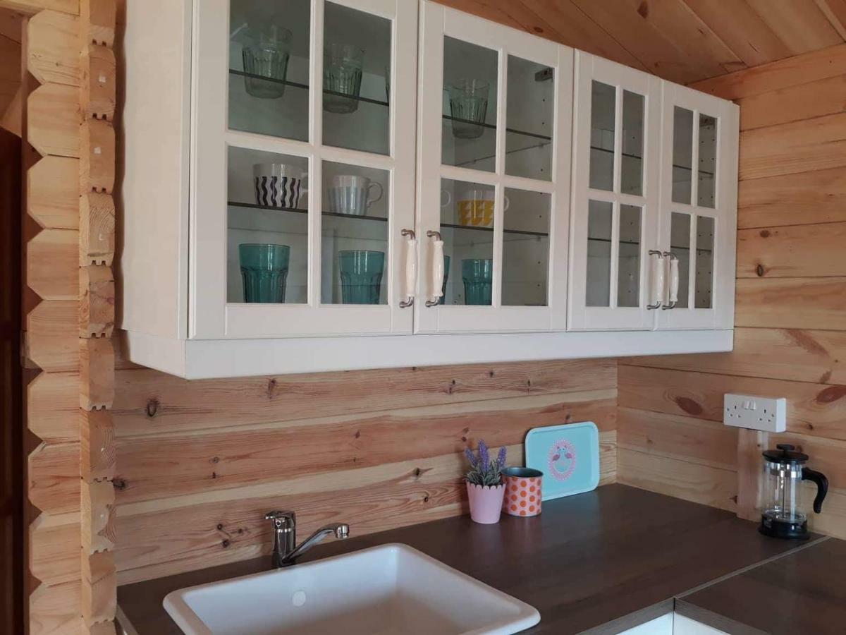 ホテル Cyprus Glamping Park Agios Theodoros エクステリア 写真