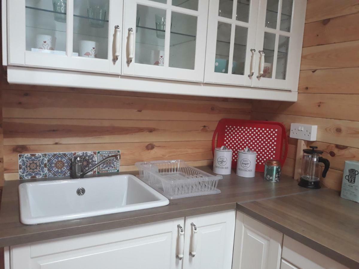ホテル Cyprus Glamping Park Agios Theodoros エクステリア 写真